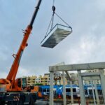 SONEC-grutage-et-pose-du-bac-modulaire-pour-transformateur-ERT-MODULO-de-SANERGRID