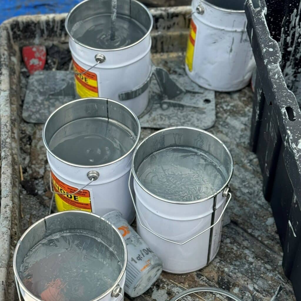 Il rivestimento galvanico GALVAGRID può essere applicato a pennello, a rullo o a spruzzo La supervisione e la competenza SONEC