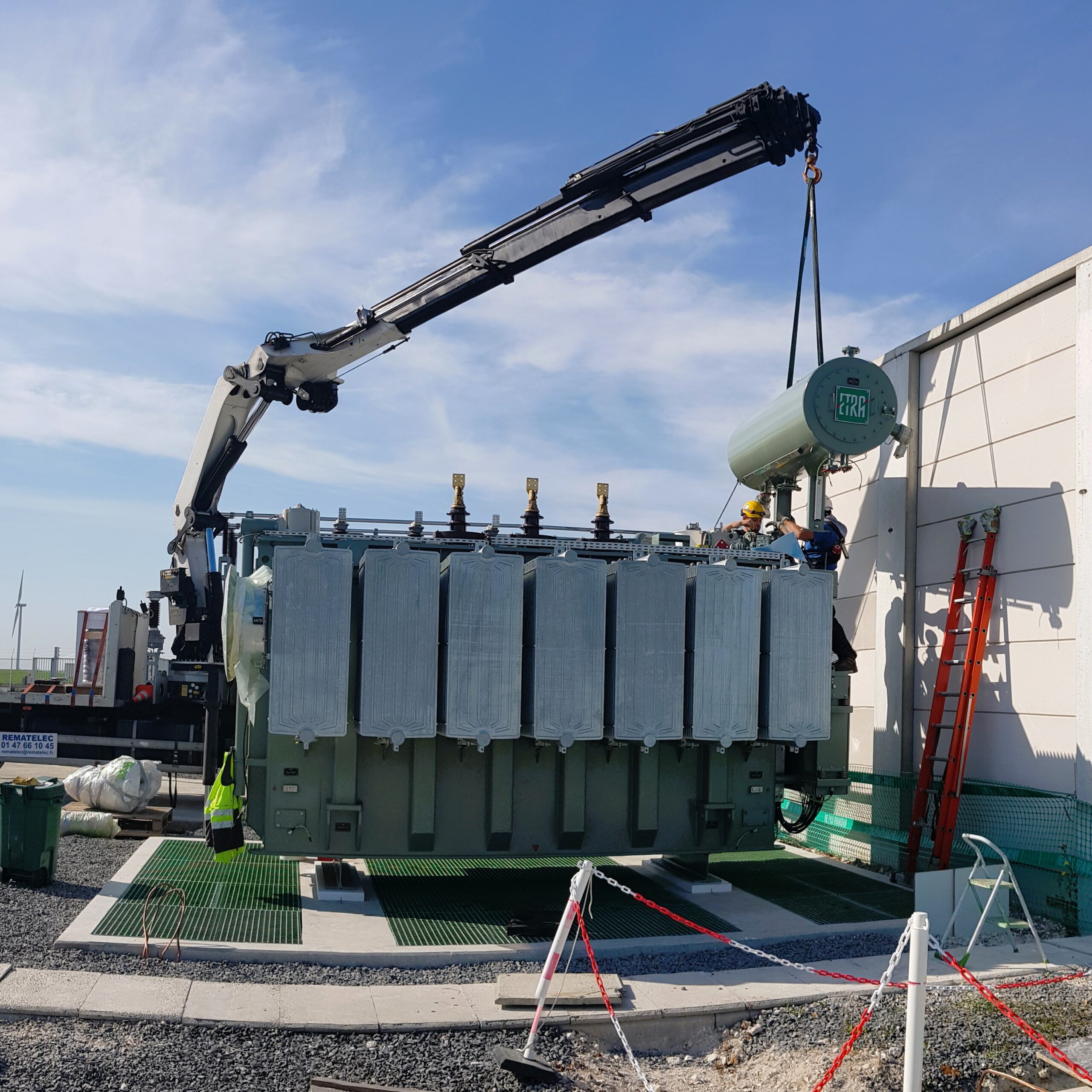 Installazione di conservanti dell'olio sul trasformatore elettrico ad olio Kolektor ETRA SONEC SANERGRID