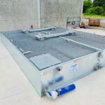 03-SONEC installe ensuite les accesoires de filtration PETRO PIPE SPI des bacs modulaires anti feu