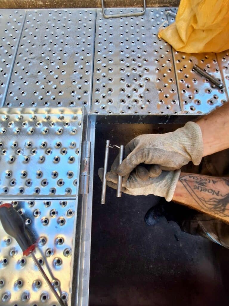 Custom grating adjustment by SONEC