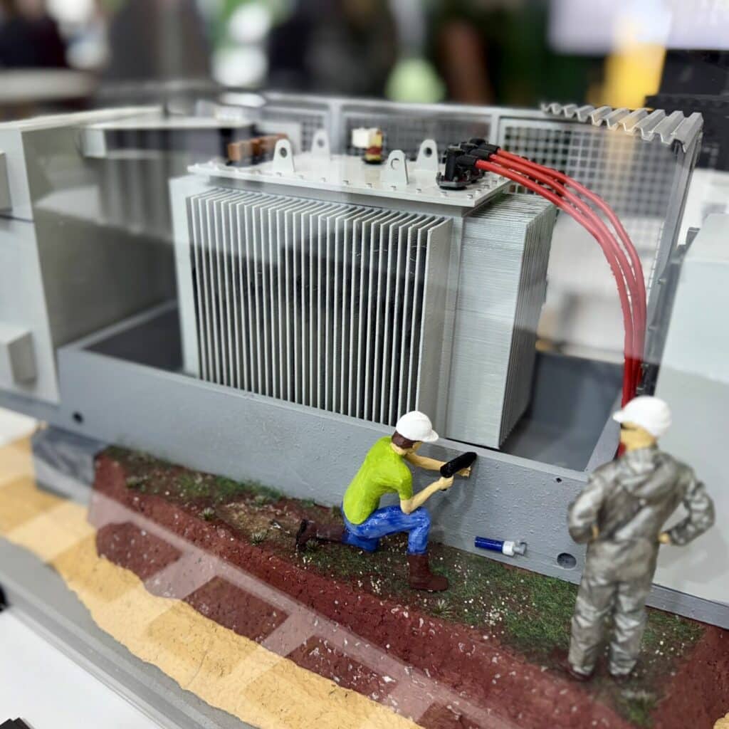 Modelo de transformador unitario SANERGRID con retención de aceites dieléctricos y filtrado anticontaminación SPI