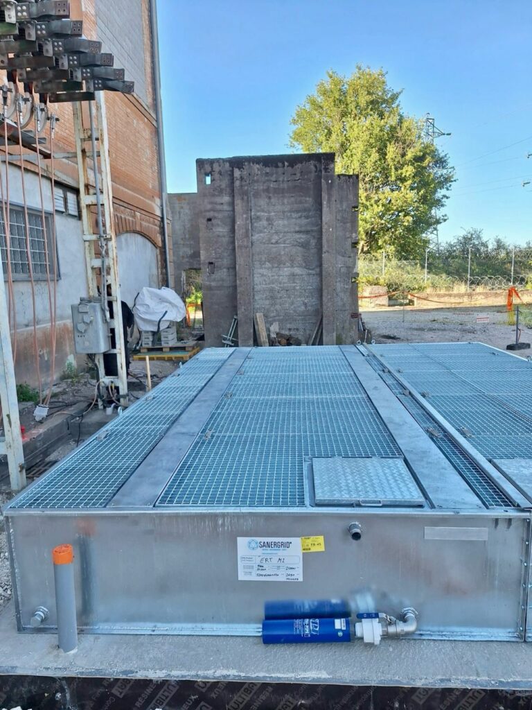 Sistema completo Sanergrid ERT Modulo con cubierta ignífuga, compuerta y filtración de aguas pluviales SPI