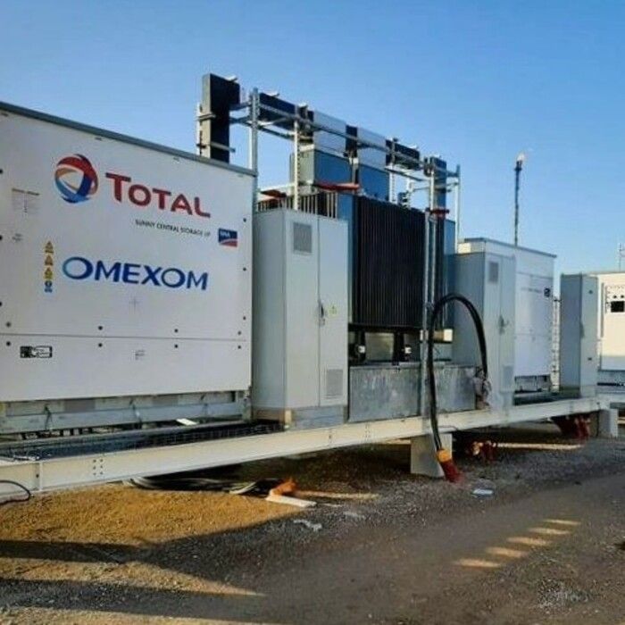 Skid BESS con transformador equipado con su tanque de retención ignífugo SANERGRID